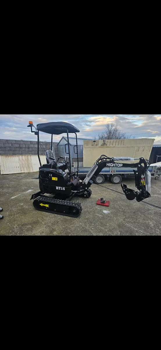 Mini excavator 1.6 t extras no vat - Image 1