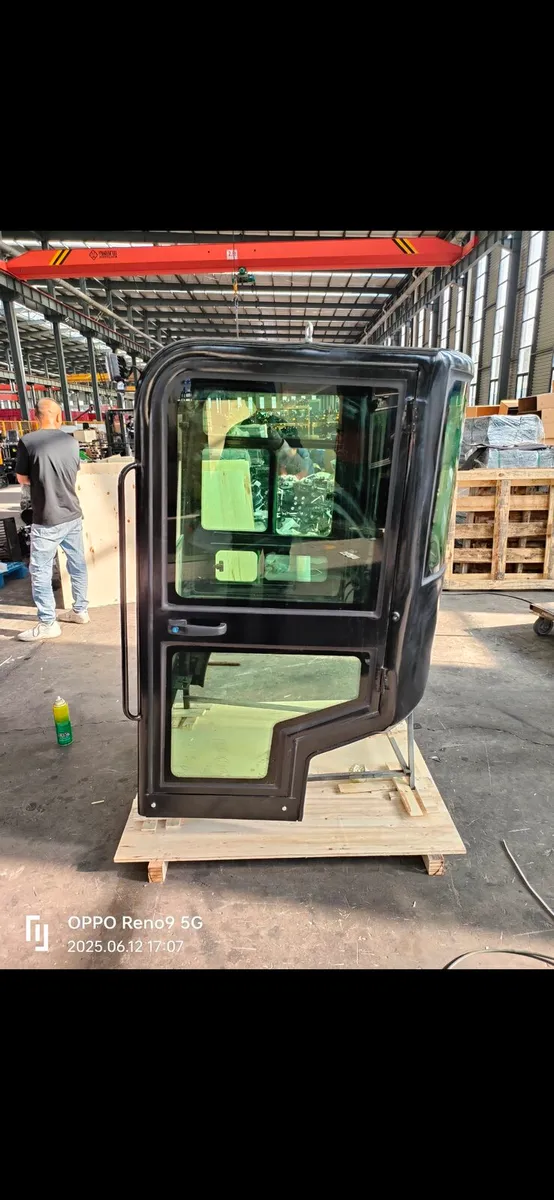 Mini excavator 1.6 t extras no vat - Image 2