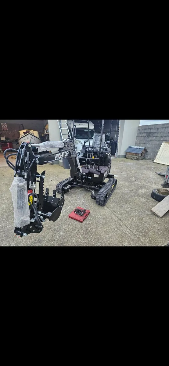 Mini excavator 1.6 t extras no vat - Image 4