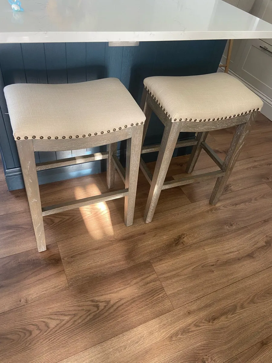 Cambridge Saddle Breakfast Stools - Image 1