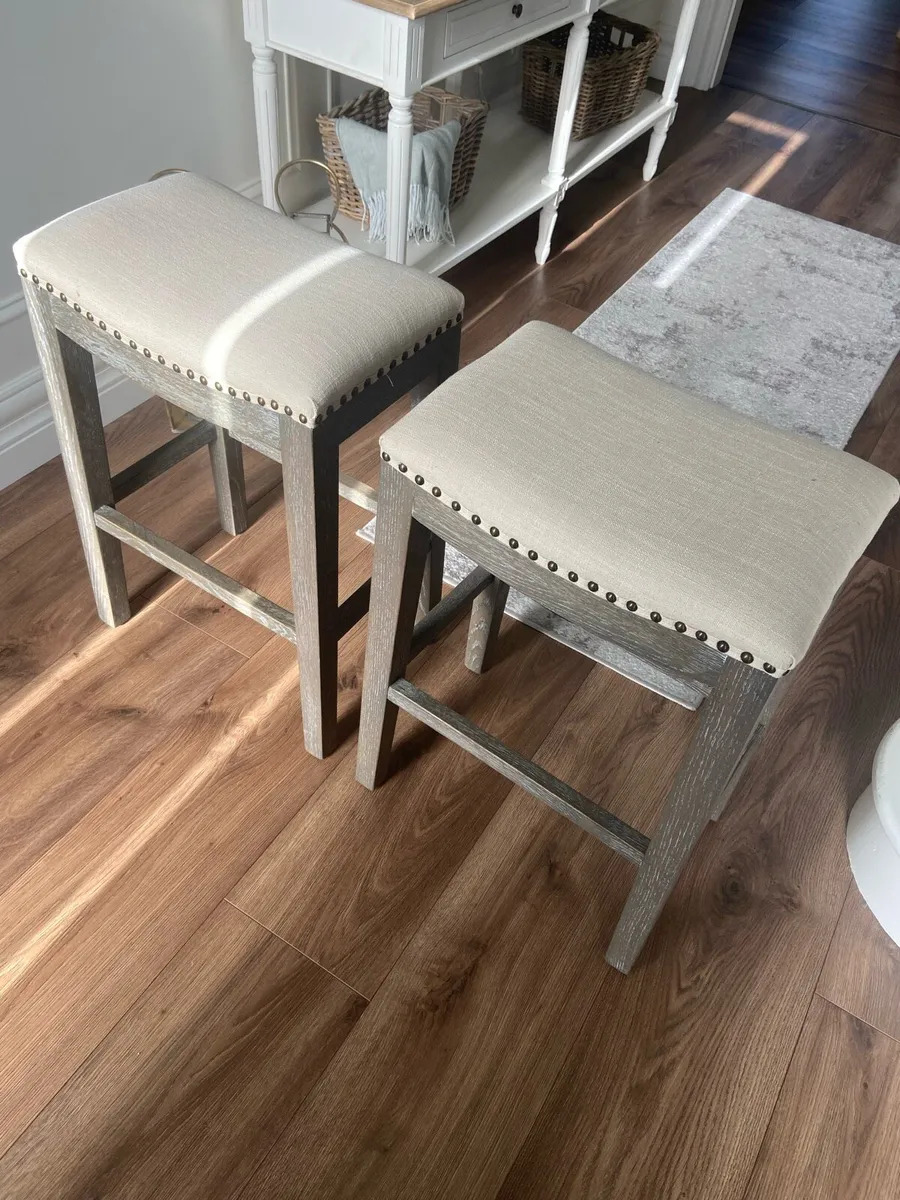 Cambridge Saddle Breakfast Stools - Image 2