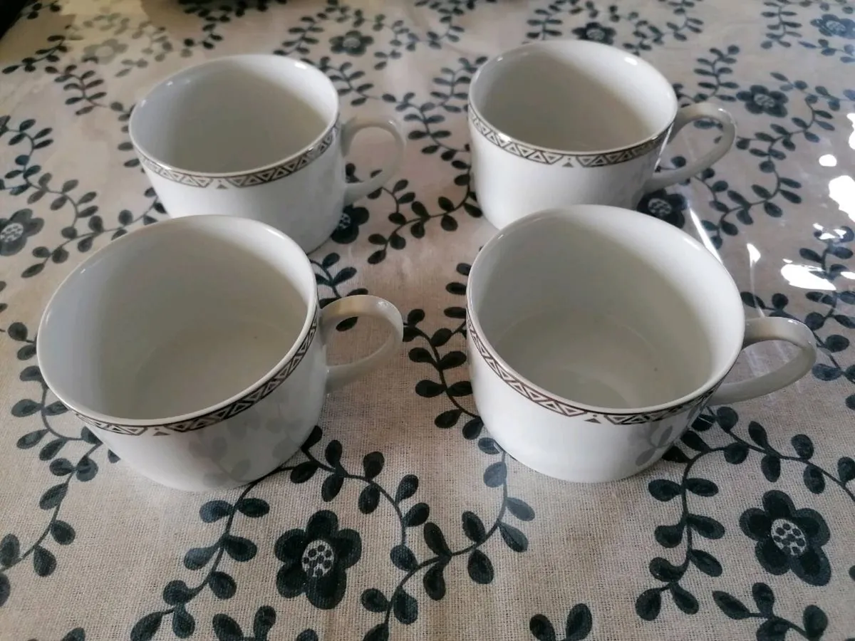4 Royal Doulton Cups and Saucers - Image 3