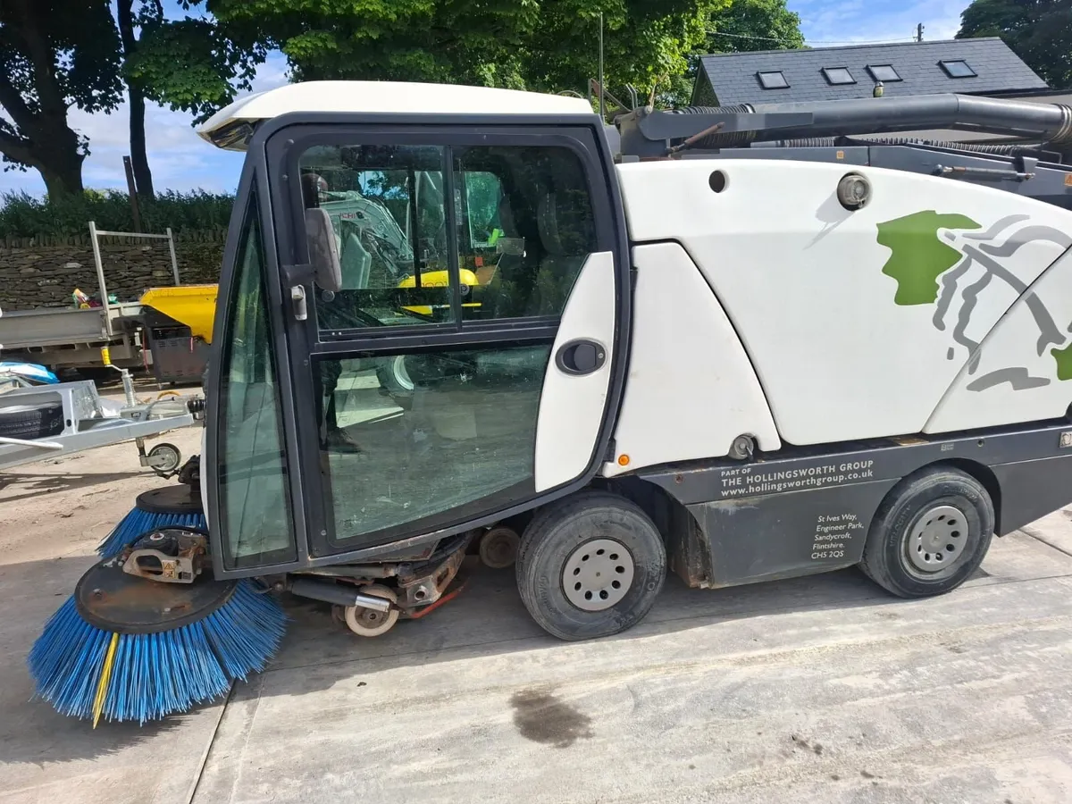 Road Sweeper - Image 4