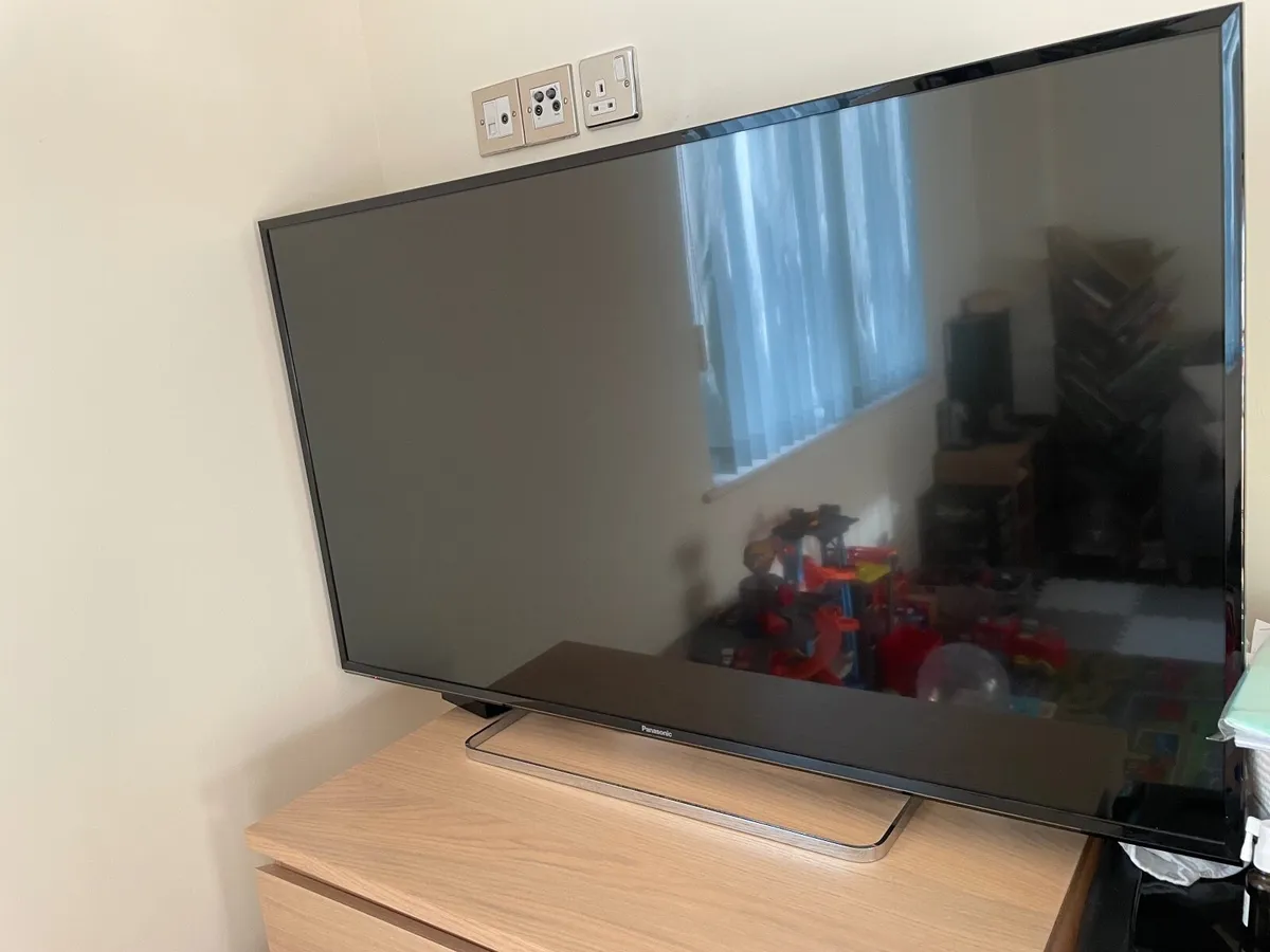 Panasonic tv 42” - Image 2