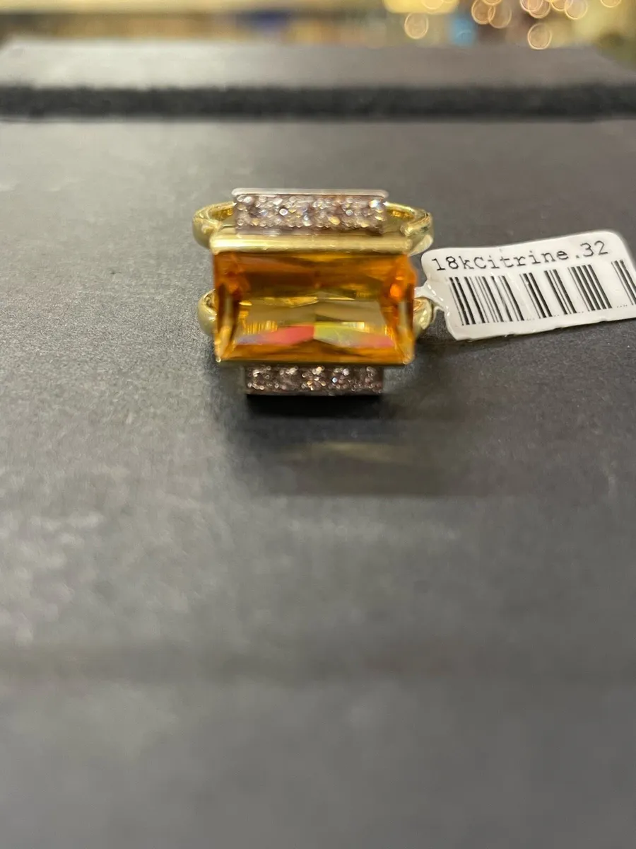 18k gold citrine ring with diamonds. - Image 3