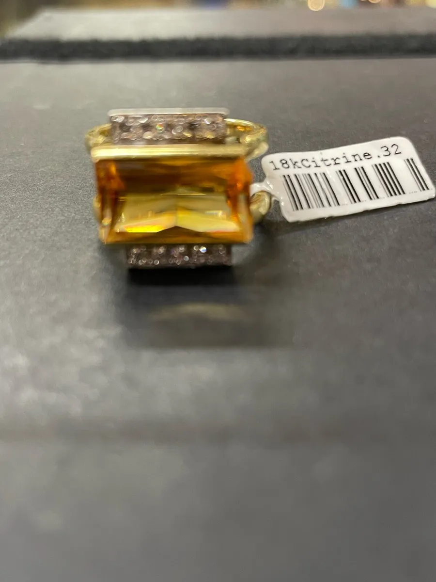18k gold citrine ring with diamonds. - Image 4