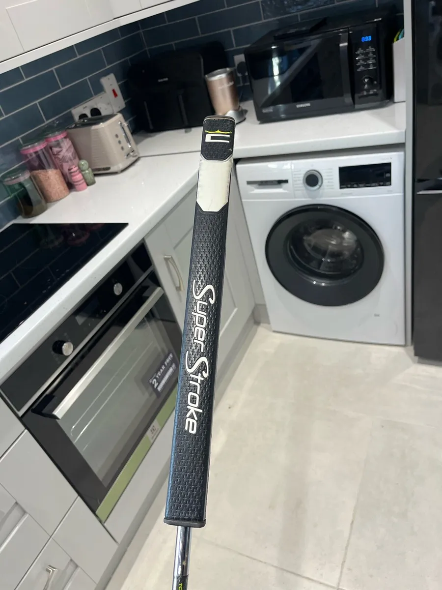 41” Cobra Agera Arm-lock Putter - Image 4