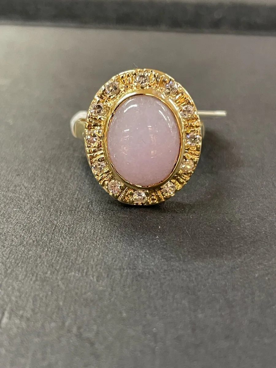 18k gold rose quartz ring with diamonds. - Image 3