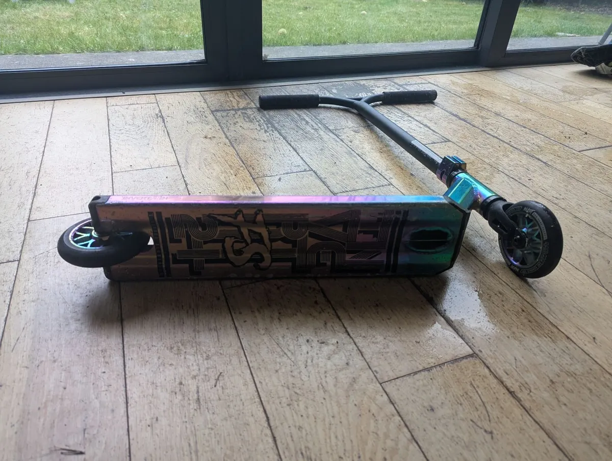 Neo-Chrome / Oil Slick Stunt Scooter - Great Condi - Image 2