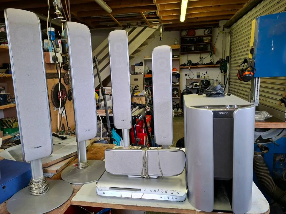 Sony surround sound system - Image 1