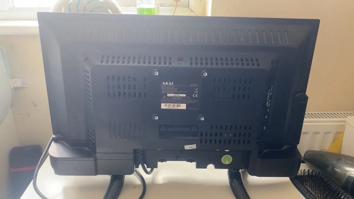 Akai 20 inch LCD TV - Image 2