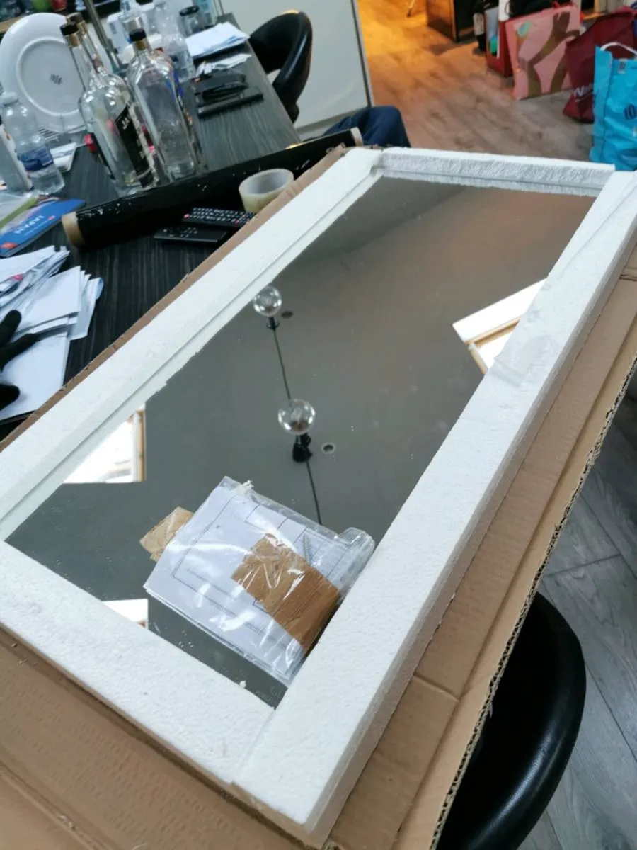 Porcelanosa bathroom mirror - Image 2