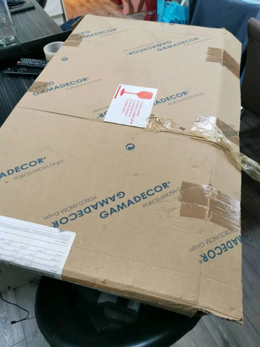 Porcelanosa bathroom mirror - Image 3