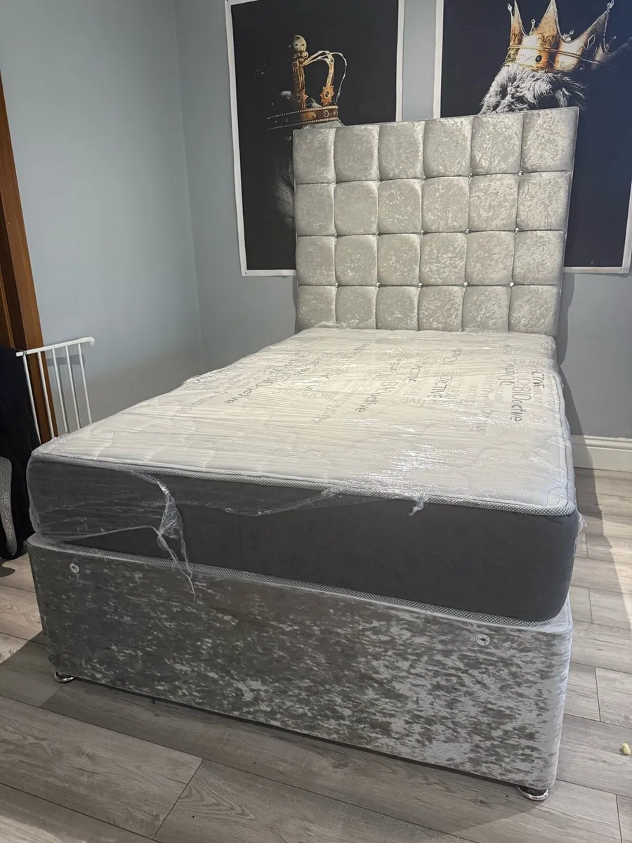 Small double bed and mattress - Image 3