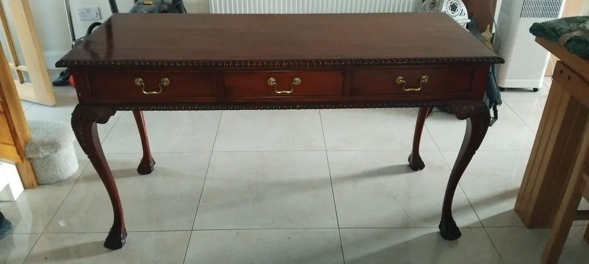 Chipendale style table - Image 4