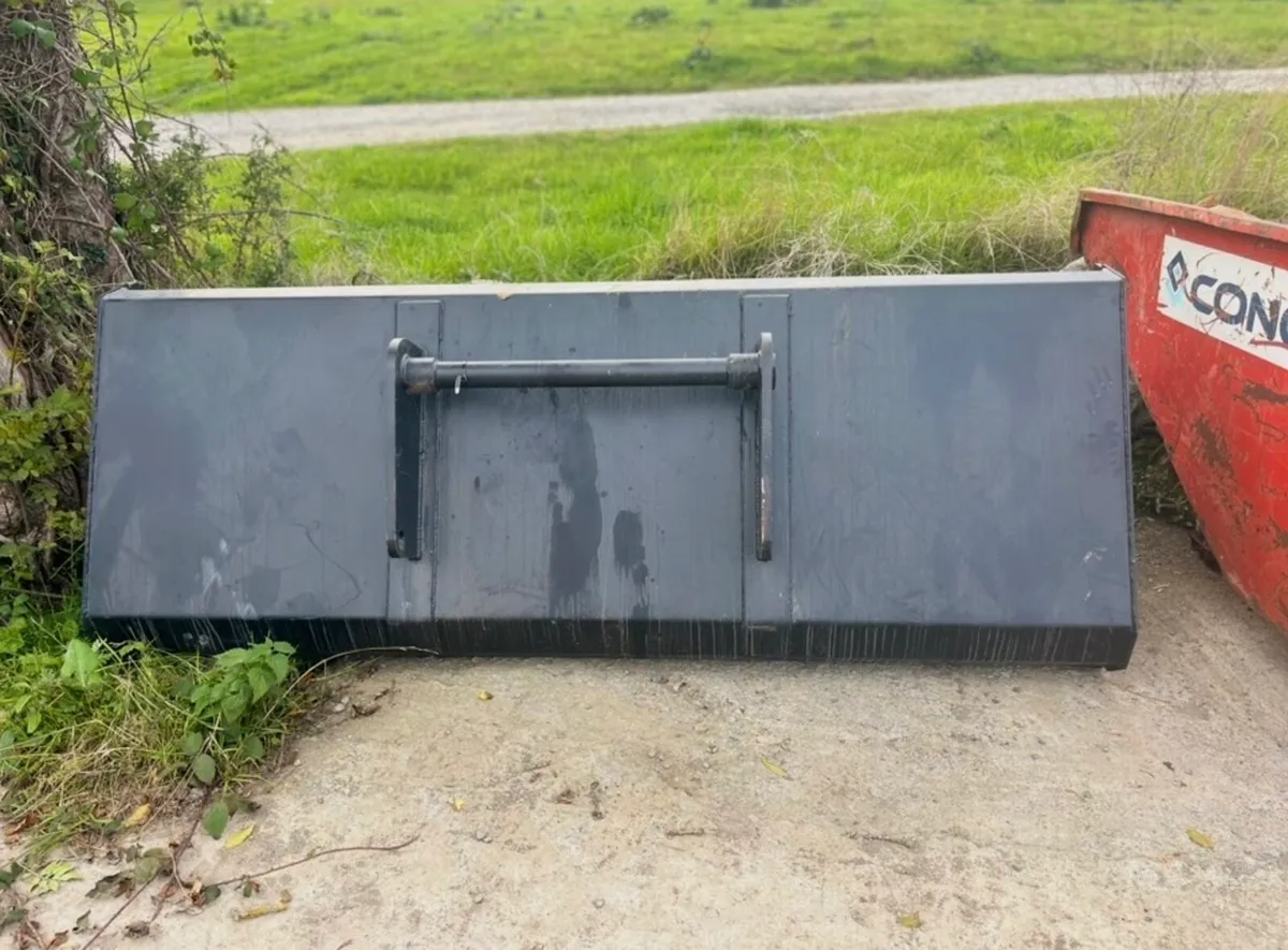 New Unused Manitou Bucket - Image 1