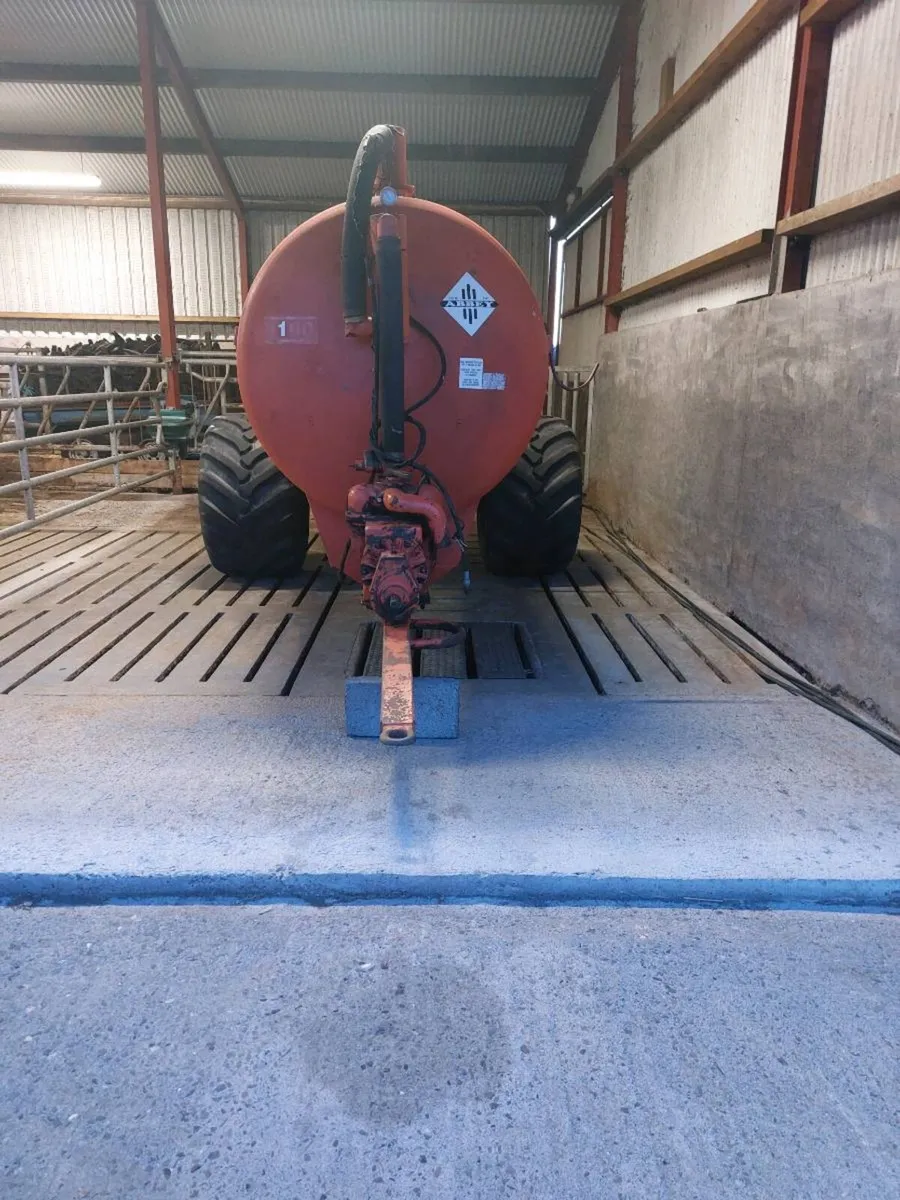 1100G Abbey Tanker - Image 2