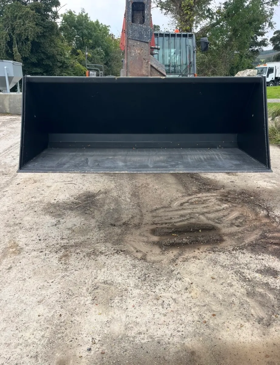 New Unused Manitou Bucket - Image 3