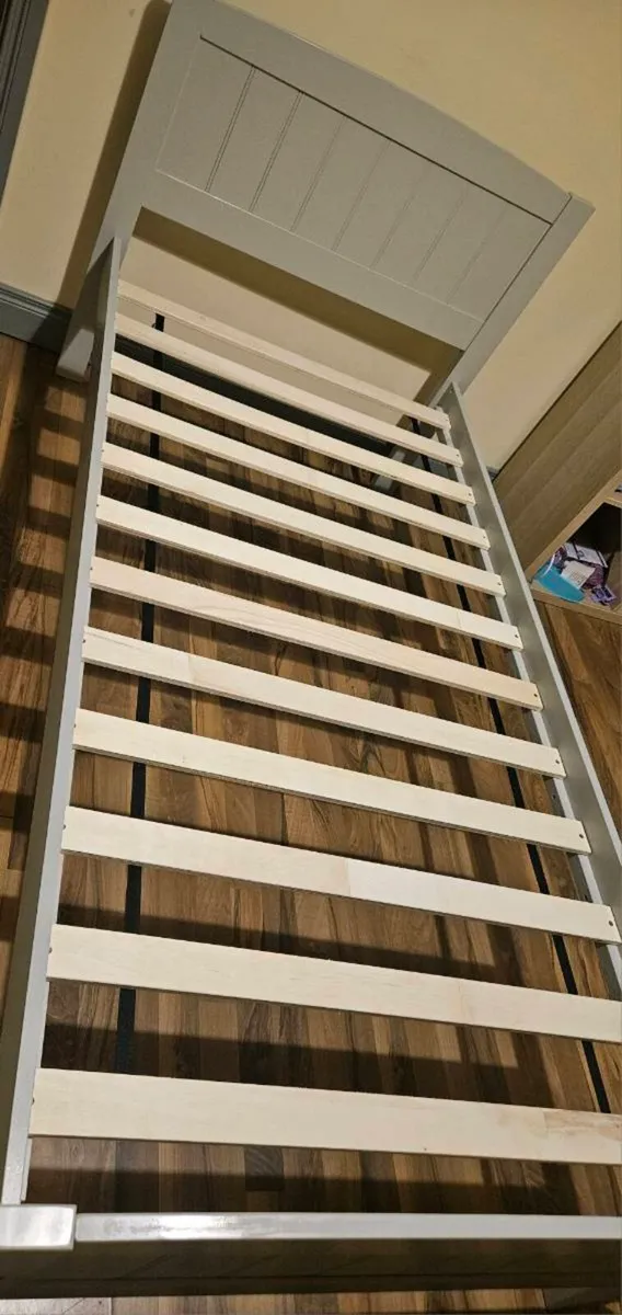 Grey Single bed - Image 2