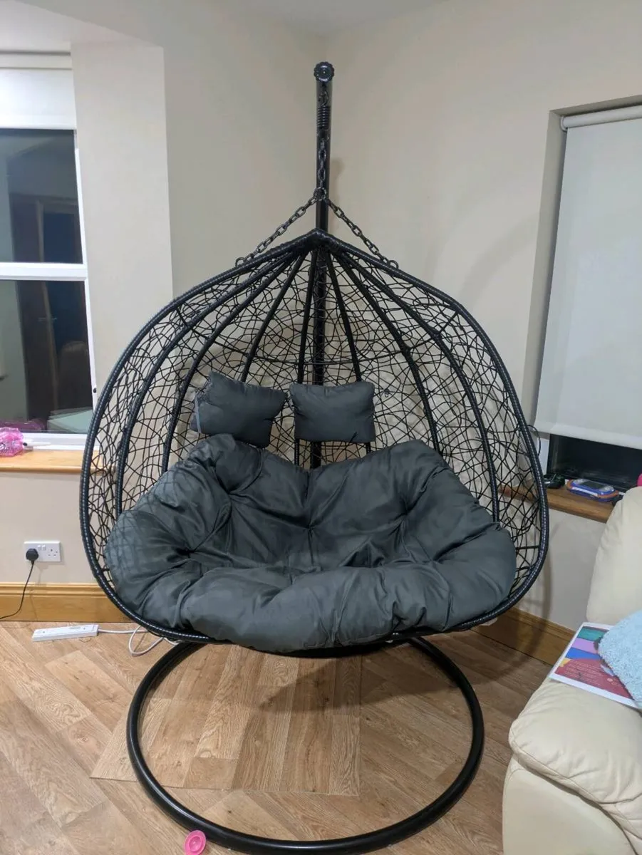 Double egg chair