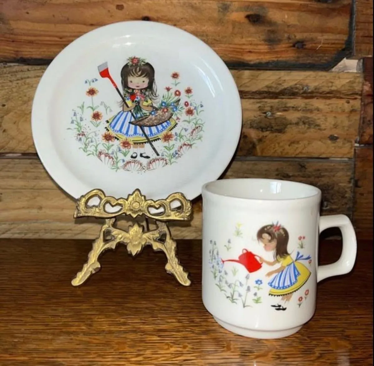 Carrigaline Pottery Set - Image 1