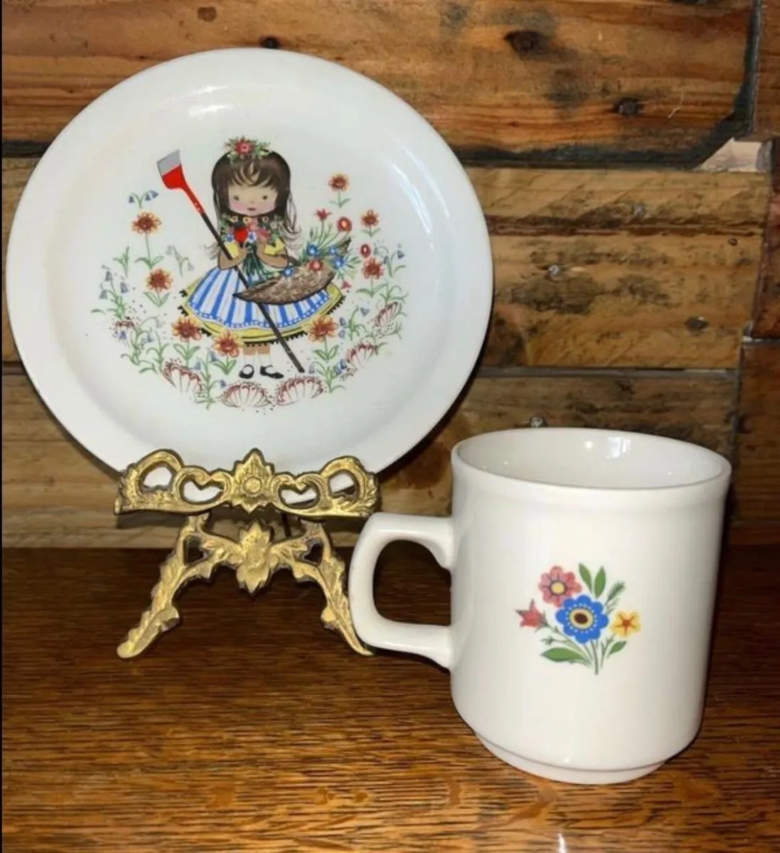 Carrigaline Pottery Set - Image 2