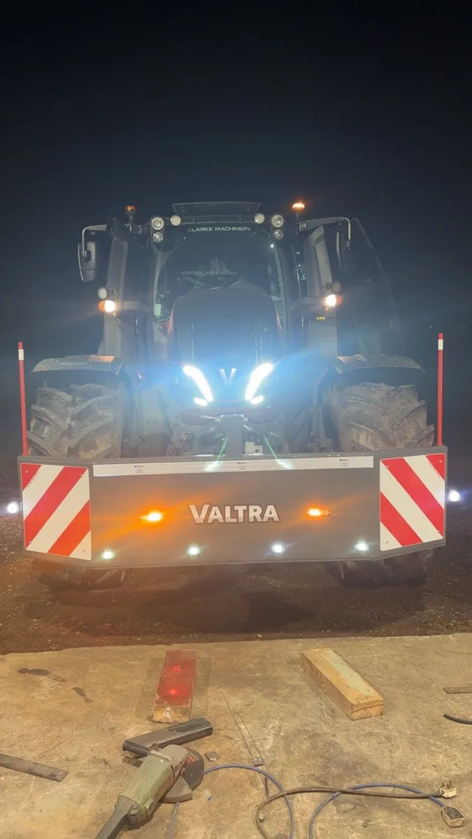 Tractor bumper - Image 1