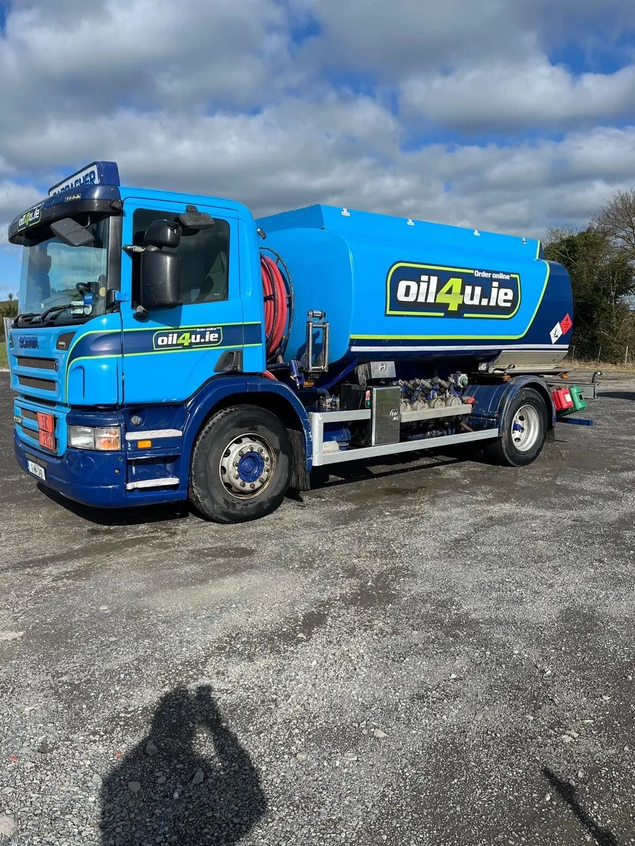 Scania P230 ADR Fuel Oil Tanker Lorry 2011 Truck - Image 1