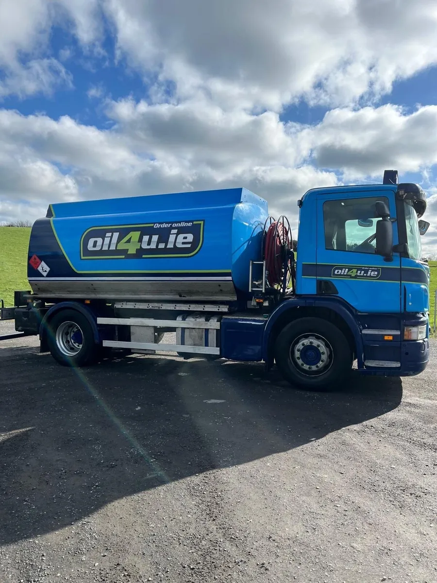 Scania P230 ADR Fuel Oil Tanker Lorry 2011 Truck - Image 2