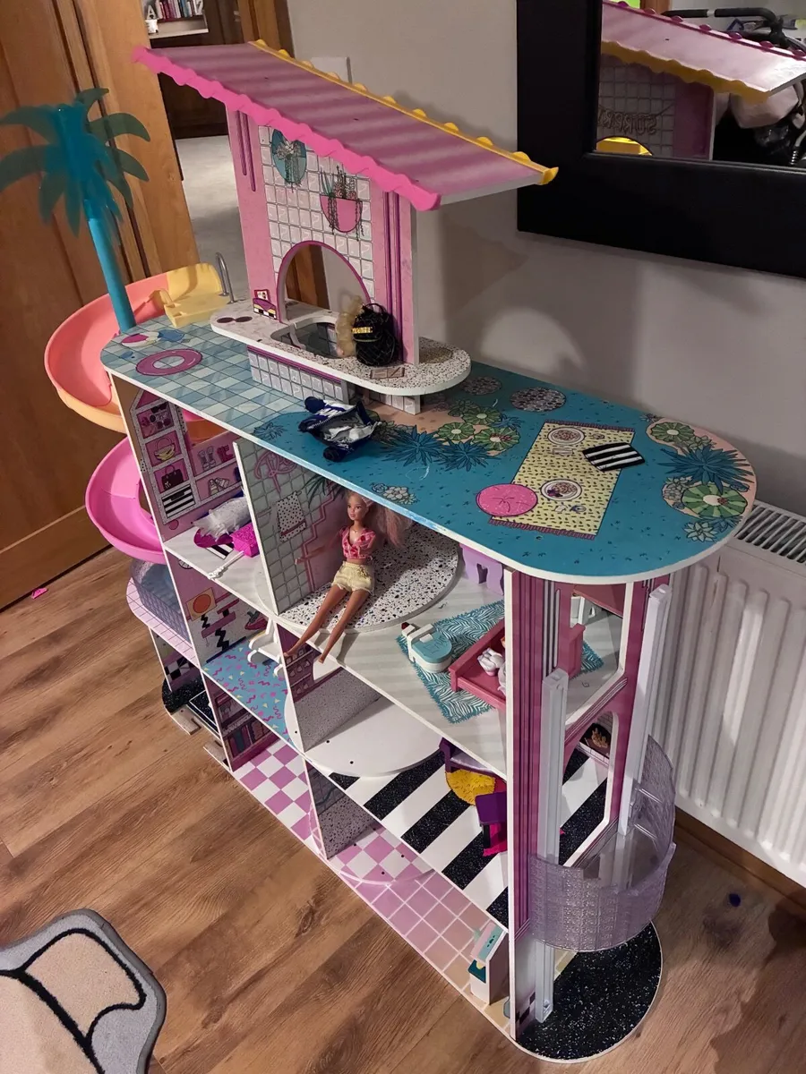 Barbie house - Image 2