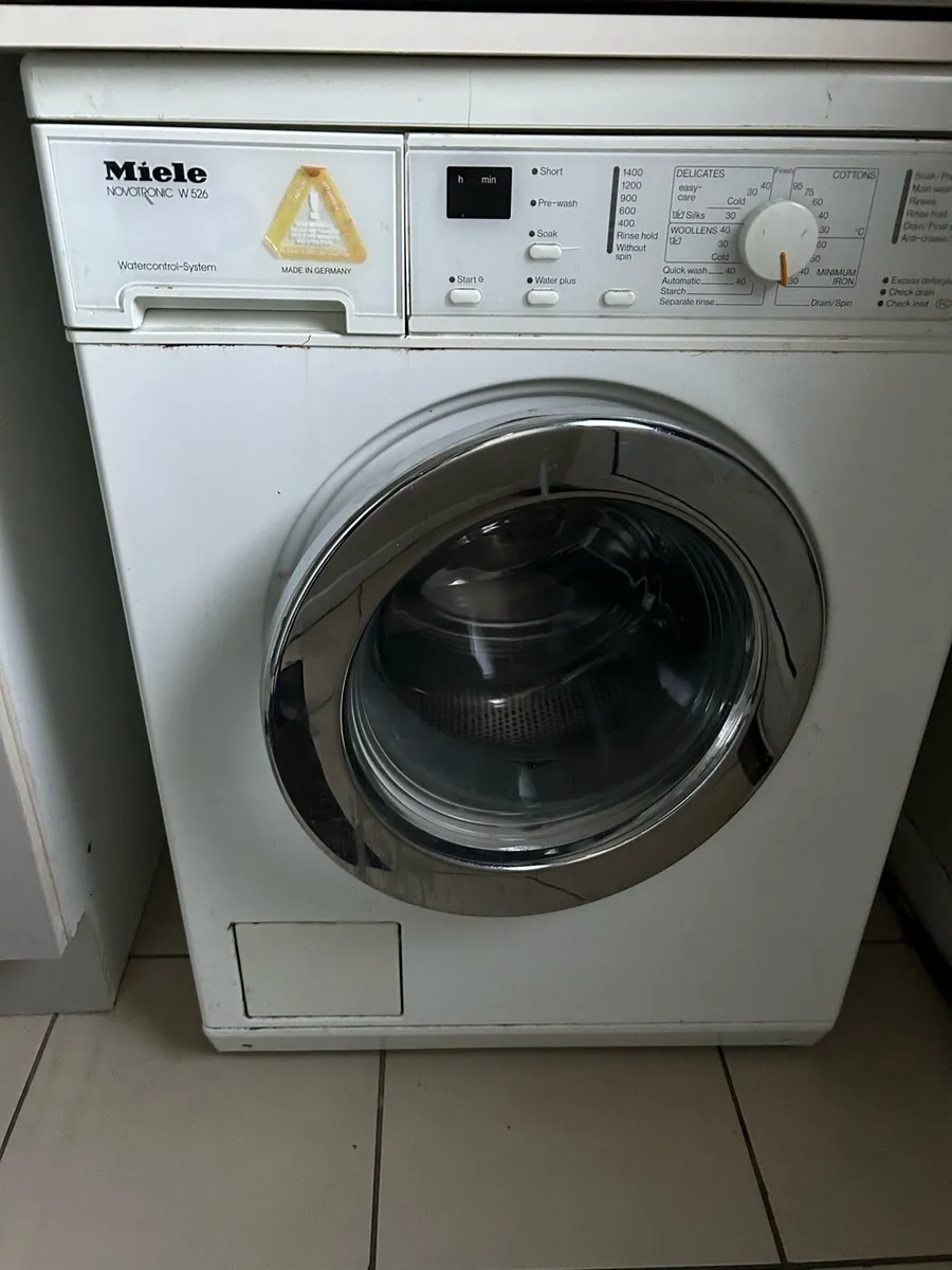Miele Novotronic W526 Washing Machine - Image 1