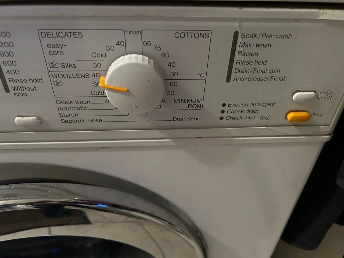 Miele Novotronic W526 Washing Machine - Image 3