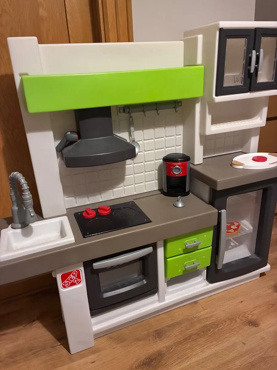 Kids Play kitchen