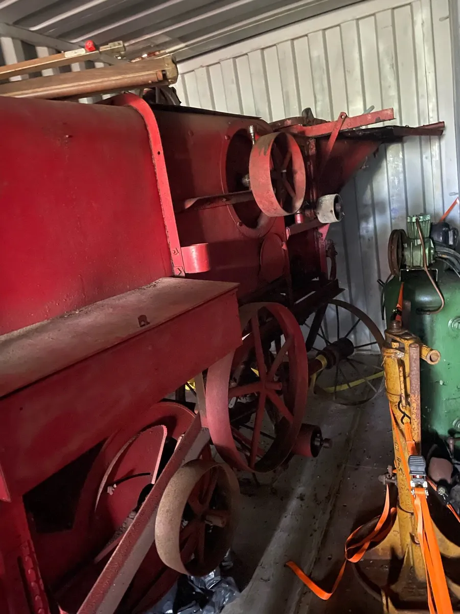 Old American threshing machine - Image 3