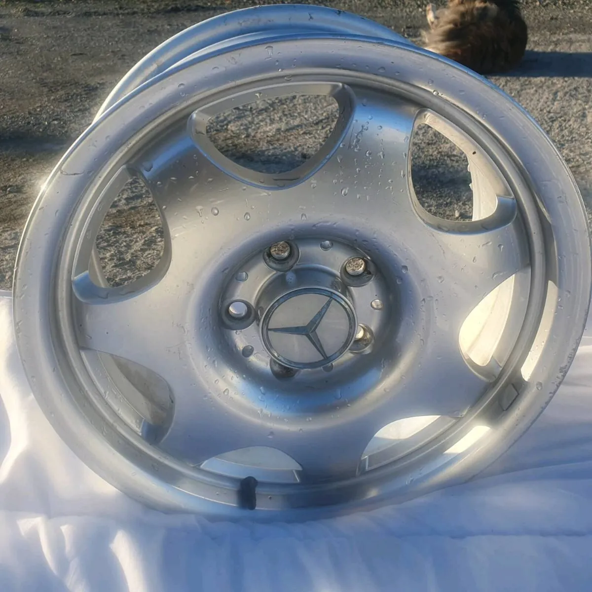 Mercedes benz 16 inch rims - Image 1