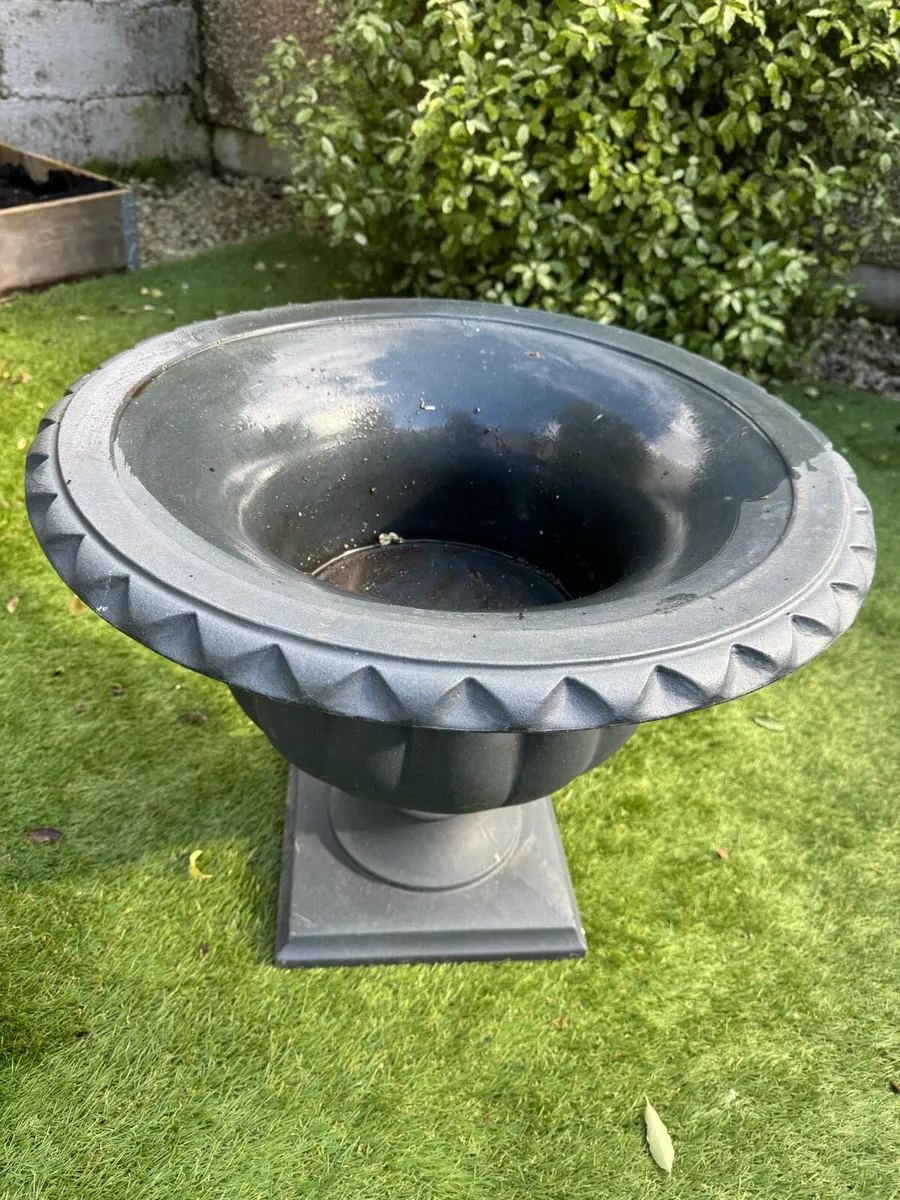 Outside Flower Pot - Image 2