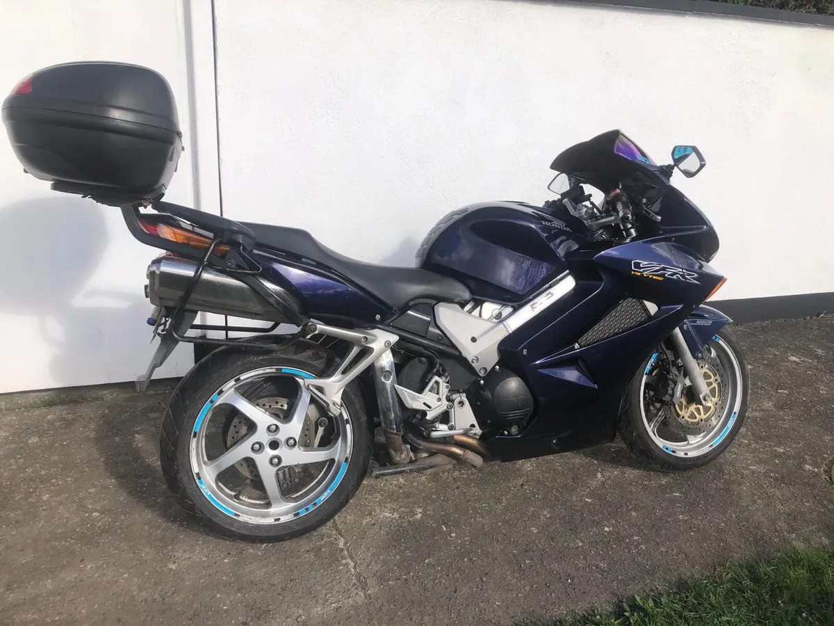 Honda VFR 800 V-TEC - Image 3