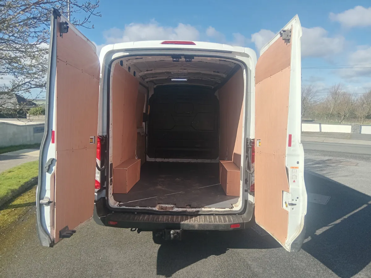 Ford Transit 2022 - Image 2