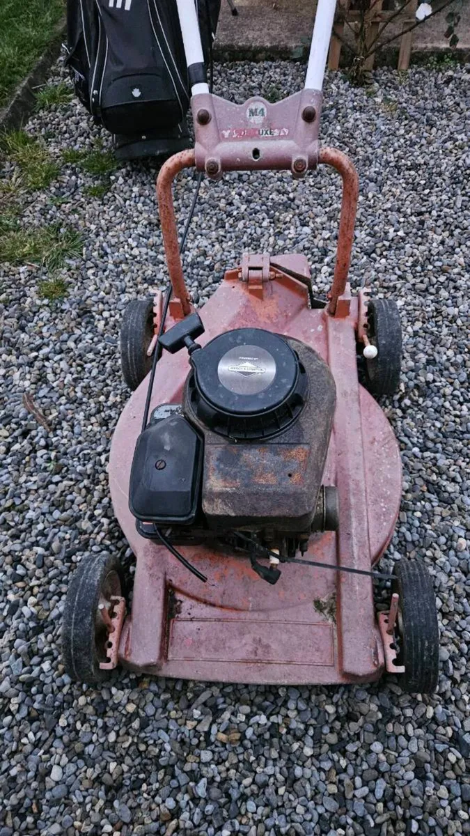 Vintage lawnmower - Image 4