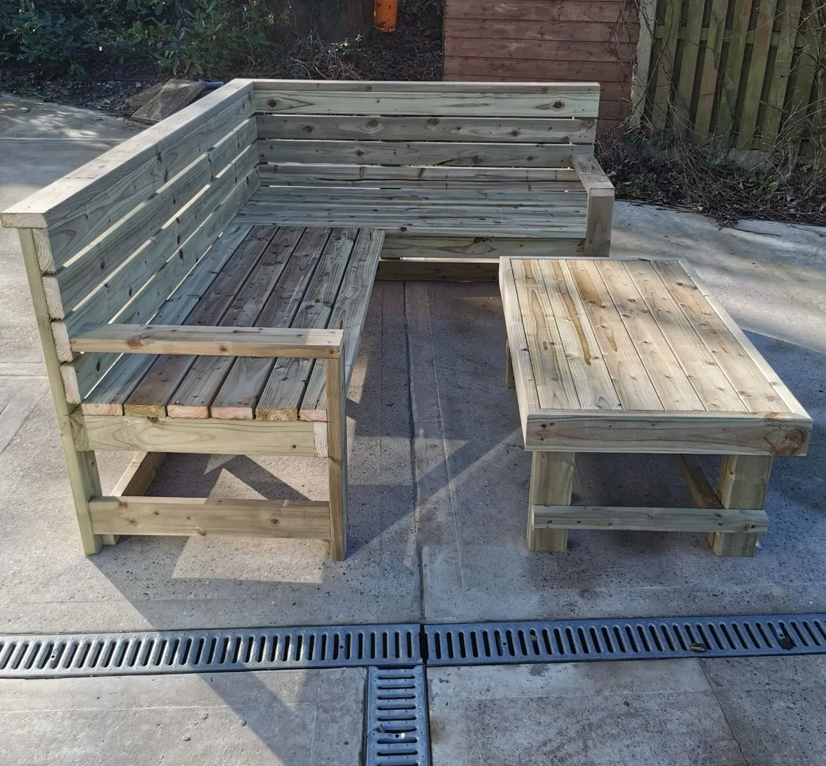 Garden furniture - Image 1