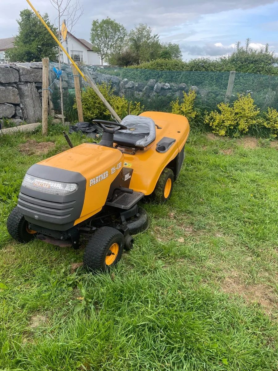 Ride on mower - Image 1