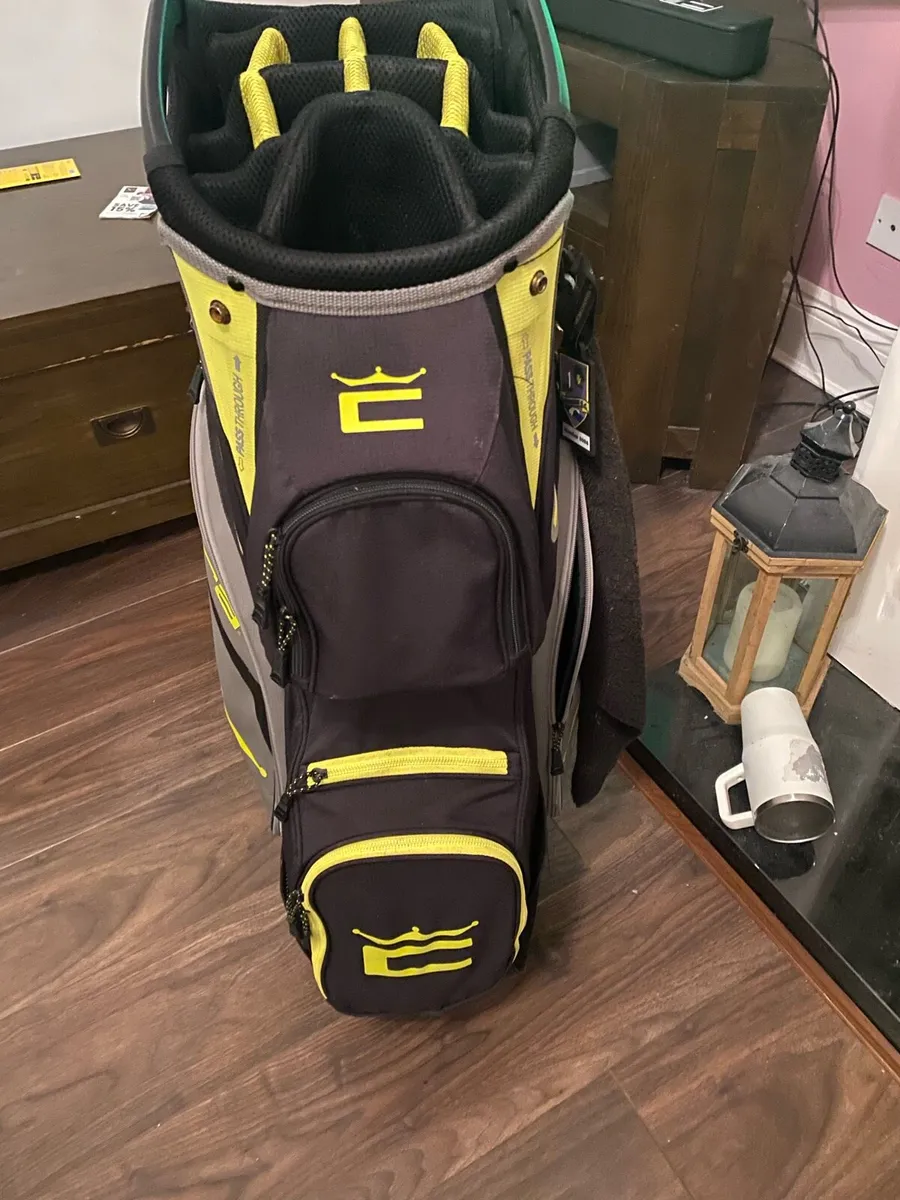 Cobra golf bag - Image 1