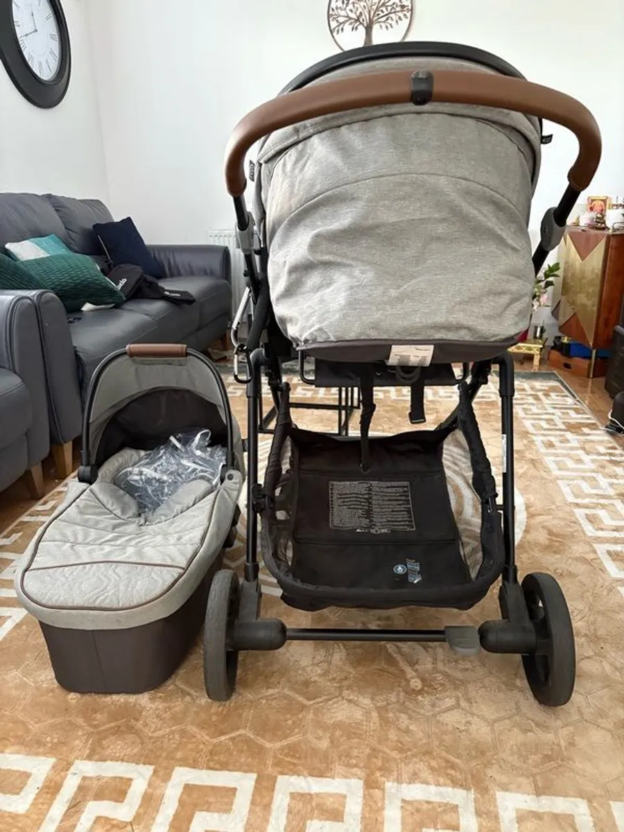 Graco Near2Me travel system - Image 2