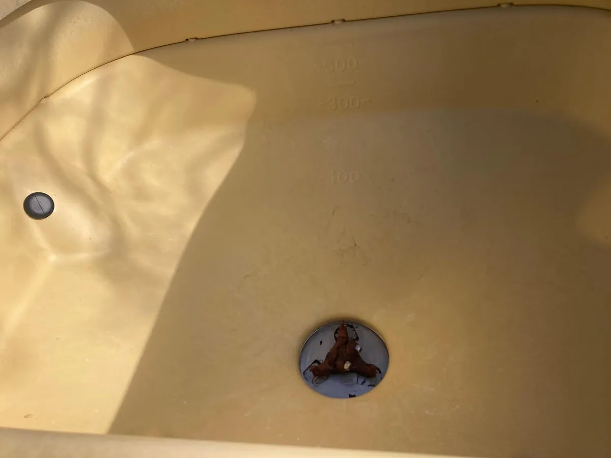 March 20 Vicon 1354 Fertiliser Spreader - Image 4