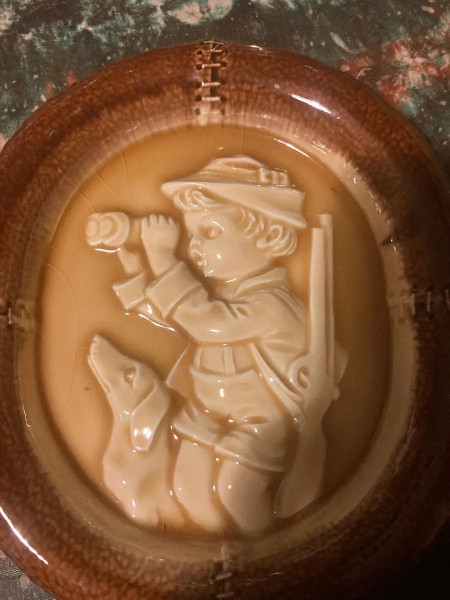 Goebel dishes free postage - Image 2