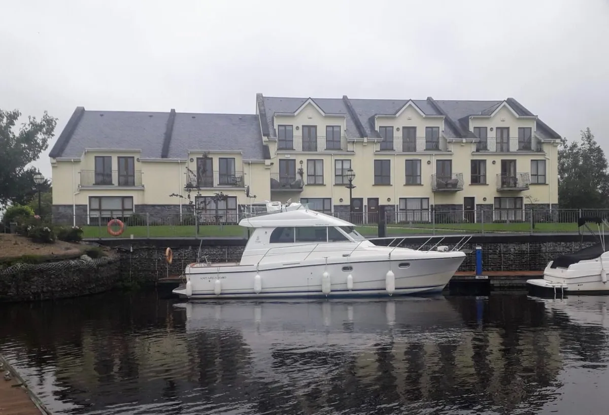 Beneteau Antares 10.80 Boat - Image 2