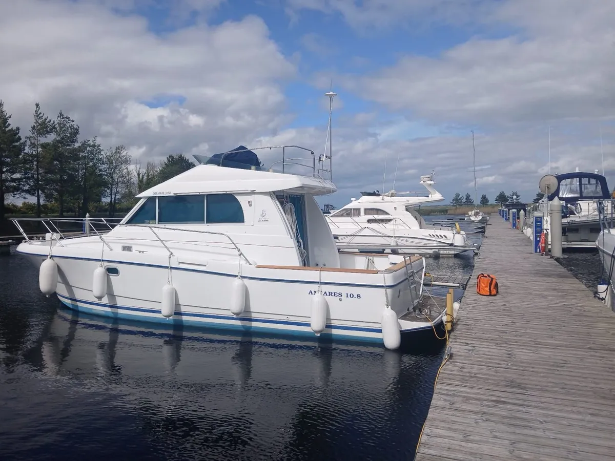 Beneteau Antares 10.80 Boat - Image 3