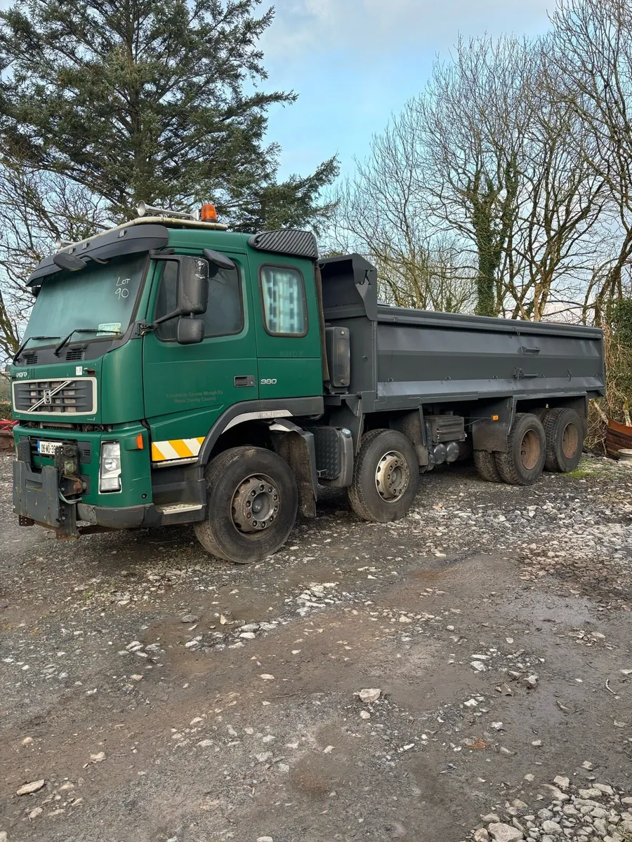 Volvo fm tipper - Image 1