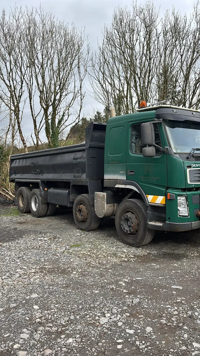 Volvo fm tipper - Image 2