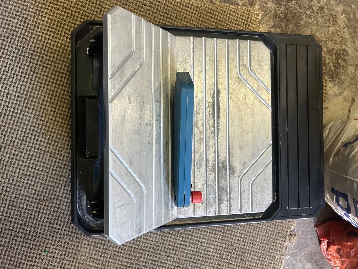 Electric tile cutter - Image 2